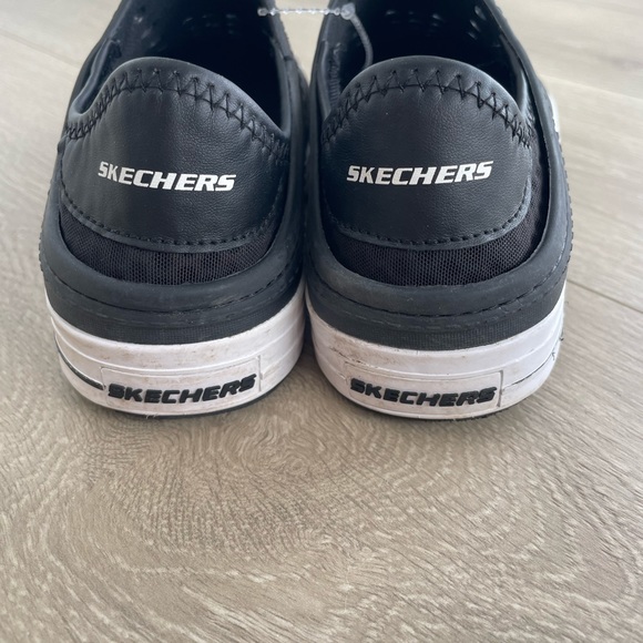 Boys slip on sketchers - Picture 2 of 5